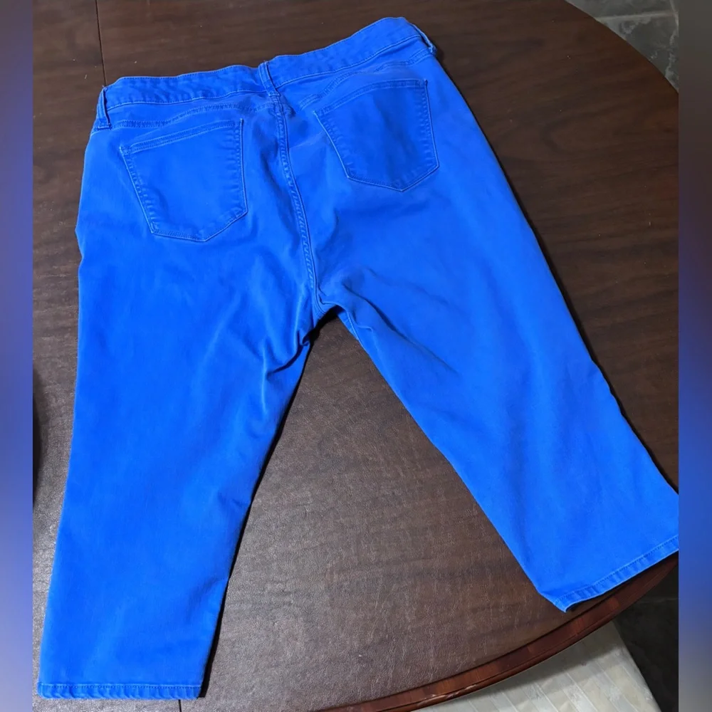 St. John's Bay Bright Blue Cropped Women's Jeans - Picture 2 of 6